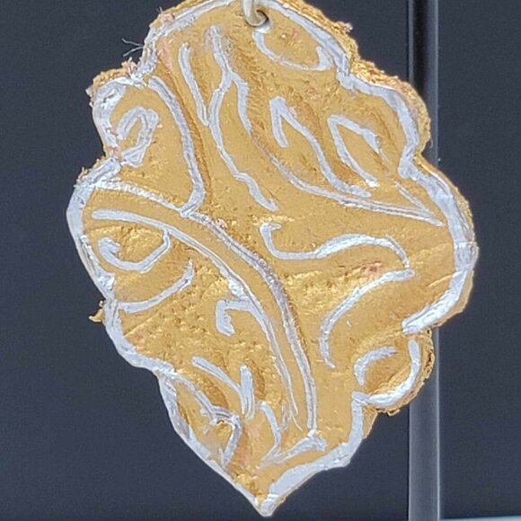 Hand painted leather earrings GUC - Picture 5 of 8